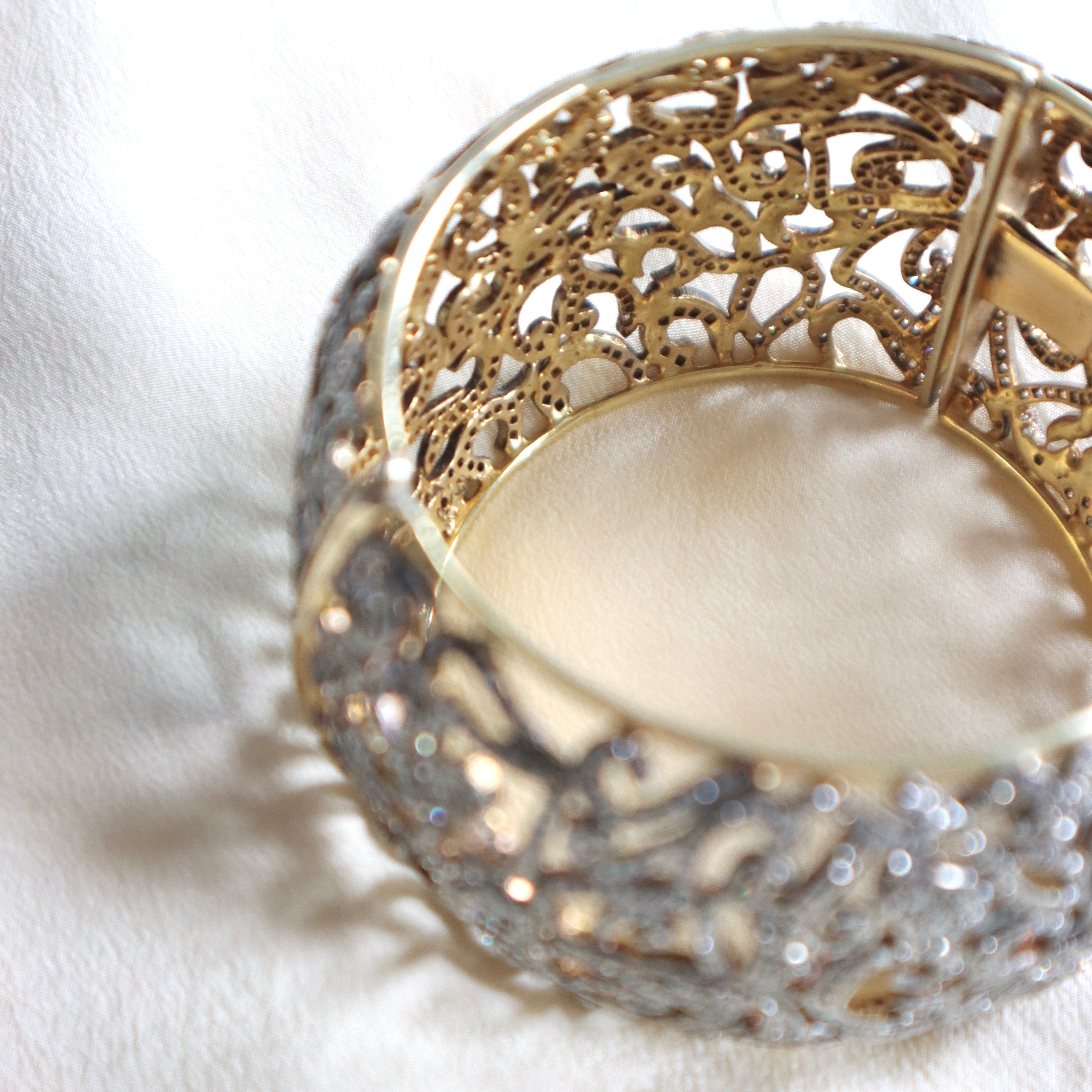 Jharokha Diamond Cuff