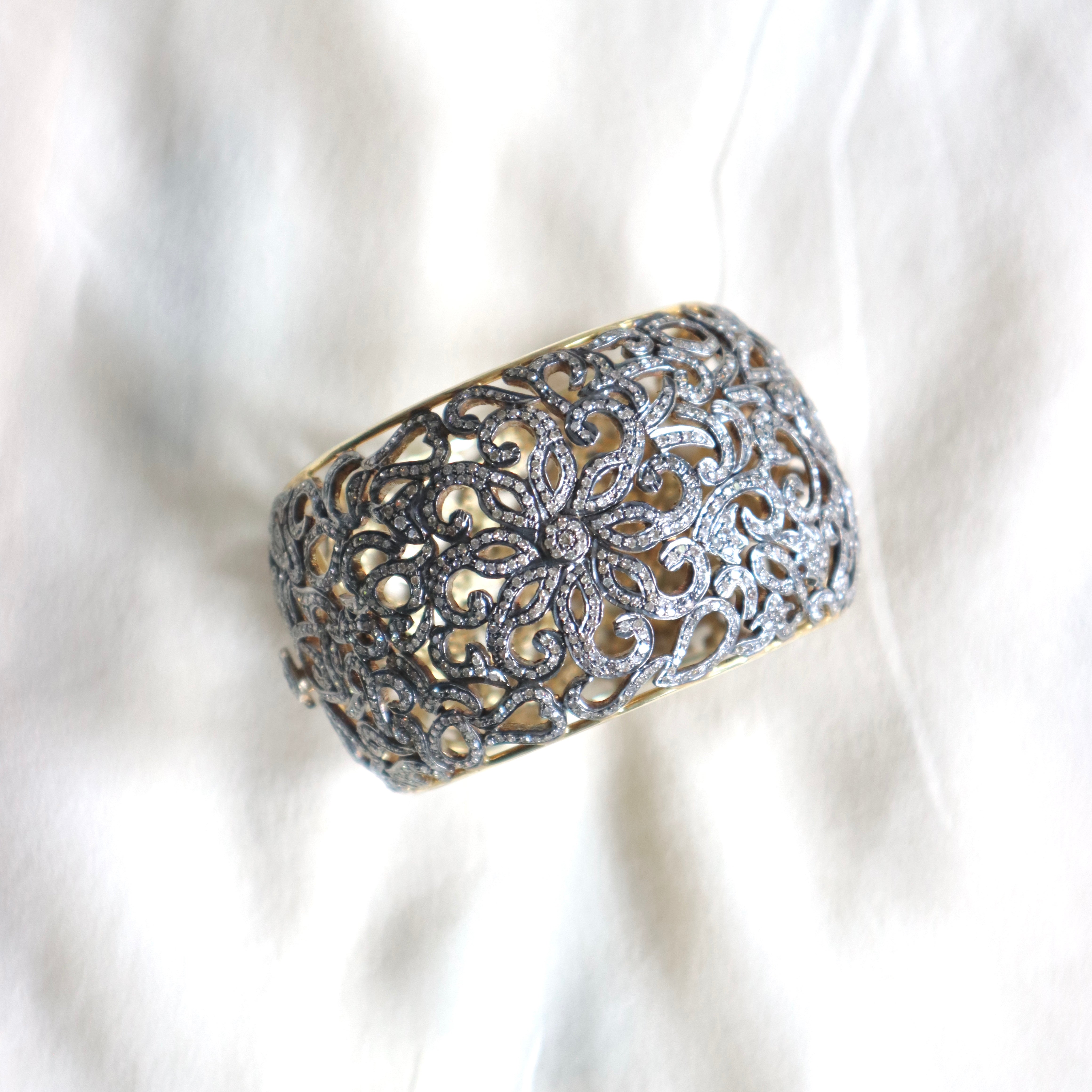 Jharokha Diamond Cuff